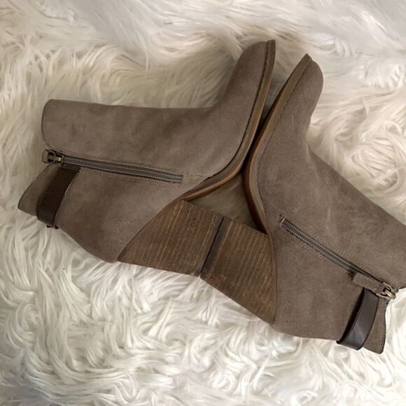 🍁SALE $14🍁 TREASURE & Bond Ankle bootie stacked heels zip closure suede sz 6 - Picture 4 of 9